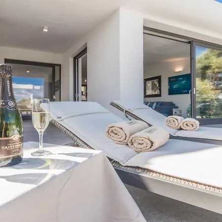 Grey Lux Villa Greuli
