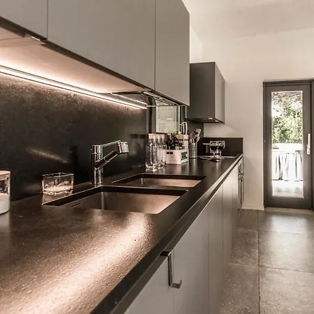 Villa Grey Lux