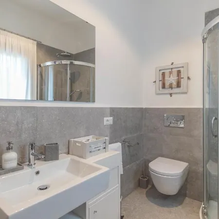 Villa Grey Lux
